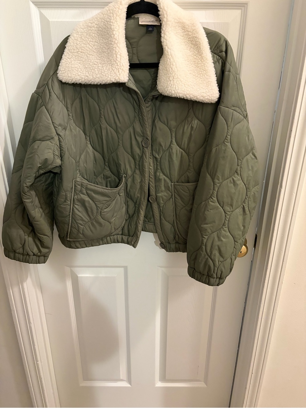 Universal Thread Olive Quilted Puffer Jacket with Cream Sherpa Collar
